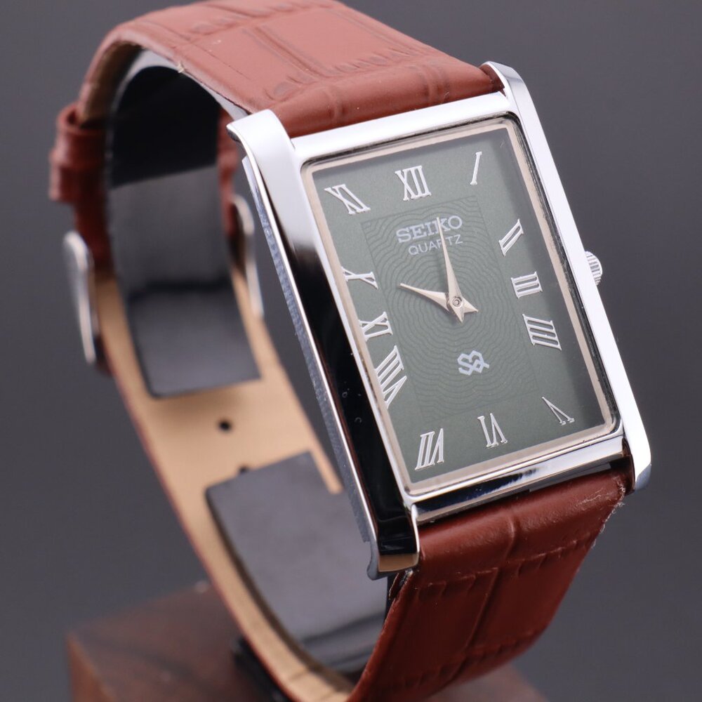 Vintage Seiko Slim Quartz Gentlemen's Wrist Watch  - FREE SHIPPING